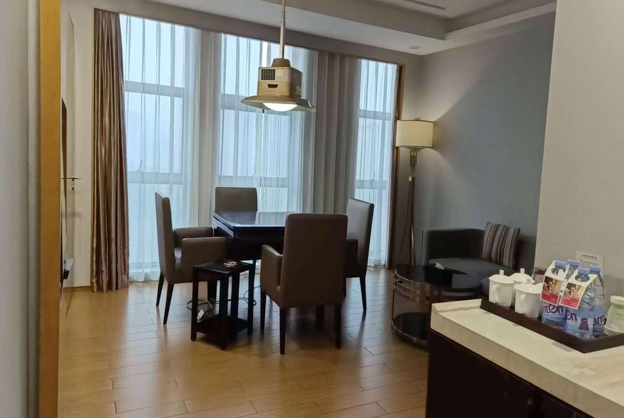 Hotel Ramada Yiyang Taojiang Exterior foto