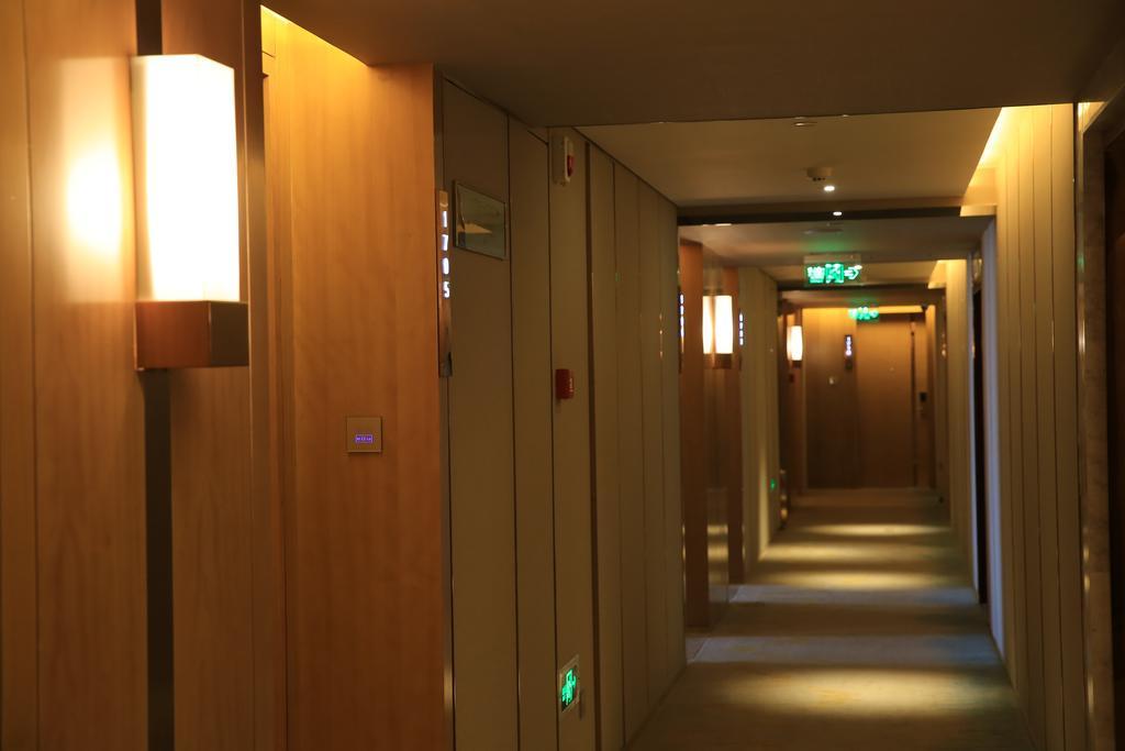 Hotel Ramada Yiyang Taojiang Exterior foto