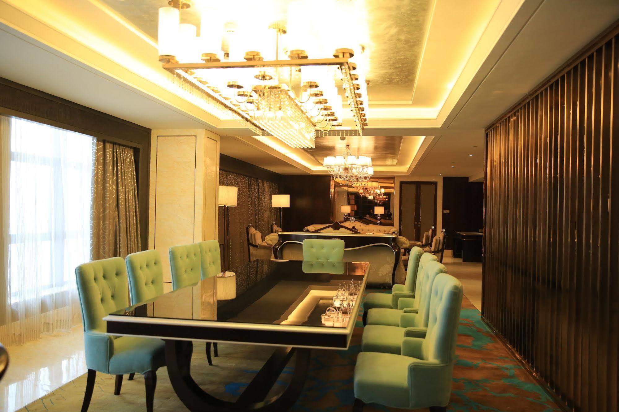Hotel Ramada Yiyang Taojiang Exterior foto