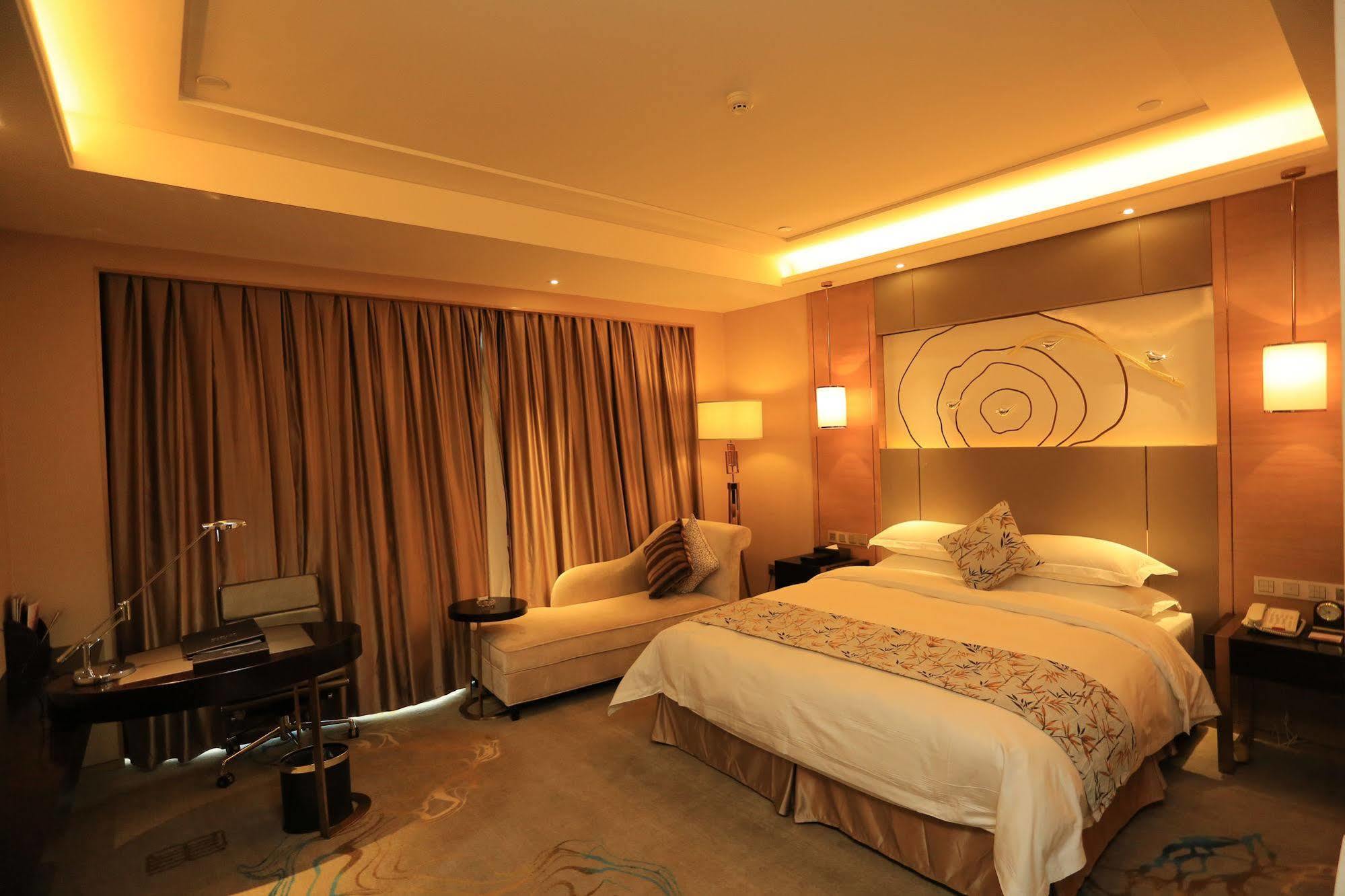 Hotel Ramada Yiyang Taojiang Exterior foto