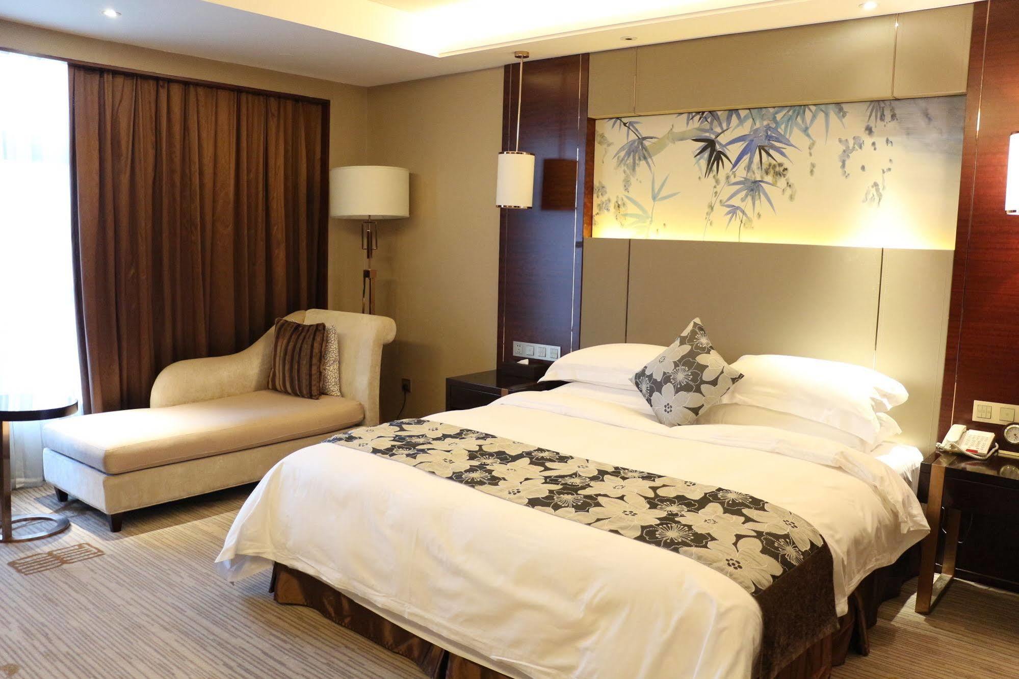 Hotel Ramada Yiyang Taojiang Exterior foto